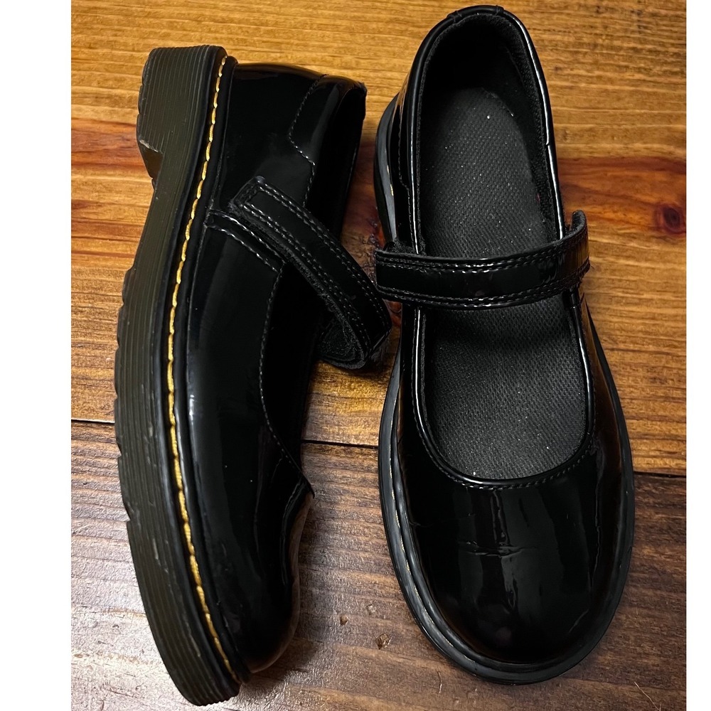 Dr. Martens Mary Jane "MACCY" style Girls Size 3 Black Patent Leather Shoes EUC
